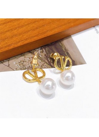  Designer Inspired Jewelry V Earrings RB665